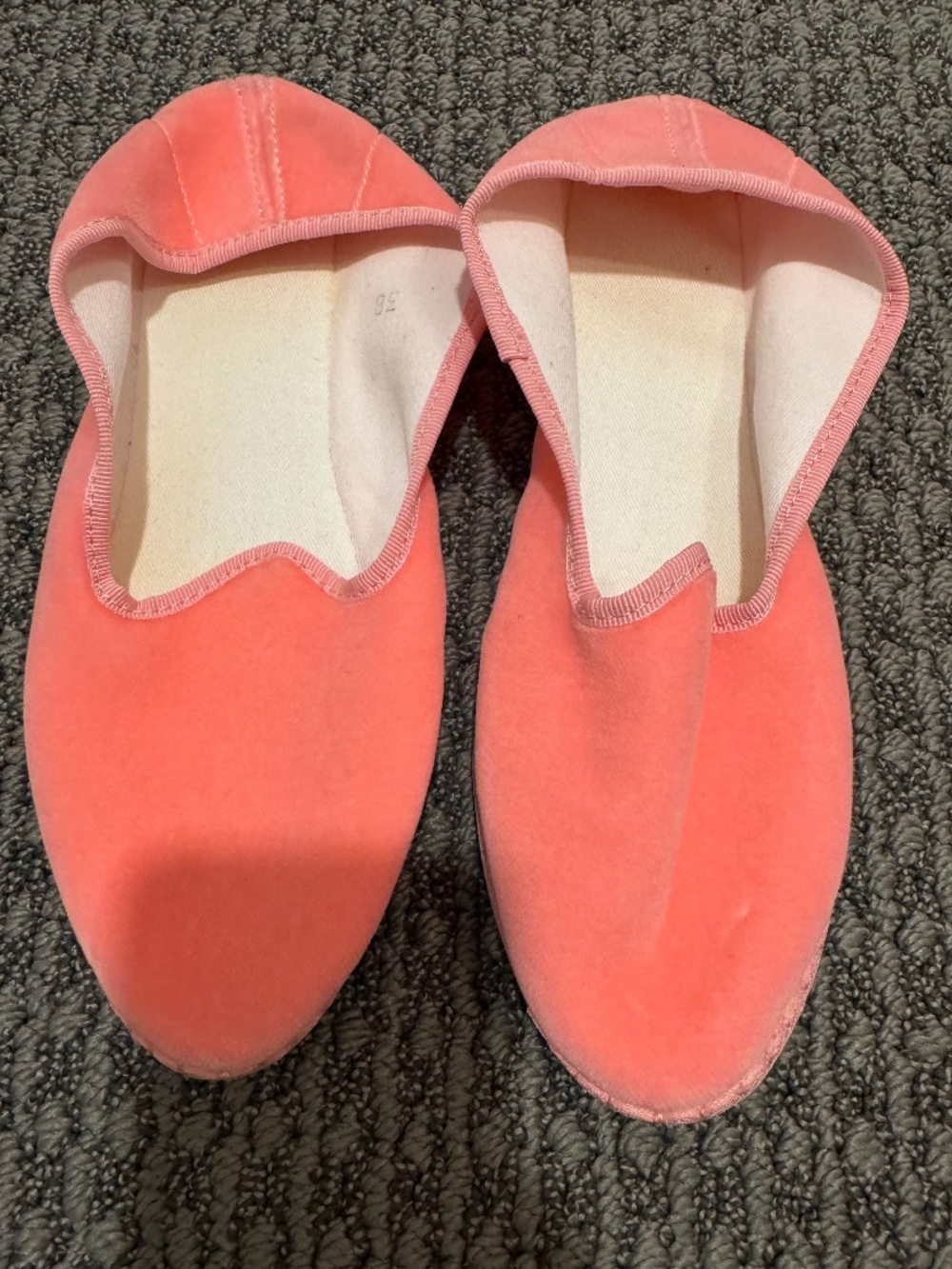NEW Pink Velvet Venetian Slippers